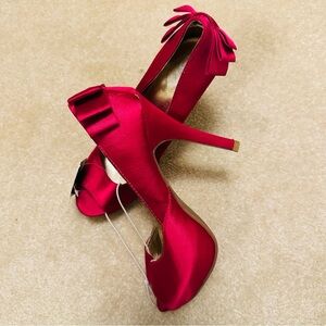 ⭐️G21 Chic 8 Pink Satin Bow Heels NWT